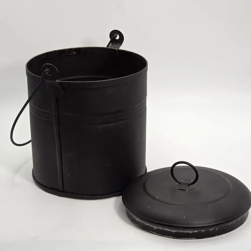 Primitive Style Small Tin Berry Bucket Lunch Pail with Tight Lid Very Good
